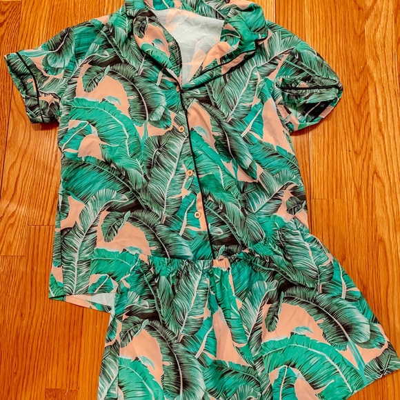 Other - Palm tree pajama set